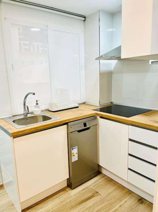 New Spacious And Cozy Apartment - Malaga Exterior photo