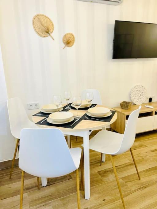 New Spacious And Cozy Apartment - Malaga Exterior photo